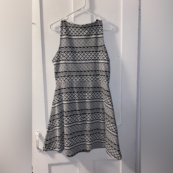 Apt 9 Medium Sleeveless Dress! - Picture 2 of 3